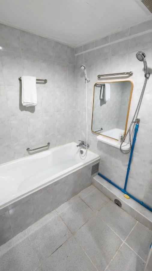 Apartment A4 Dindaeng Бангкок Экстерьер фото