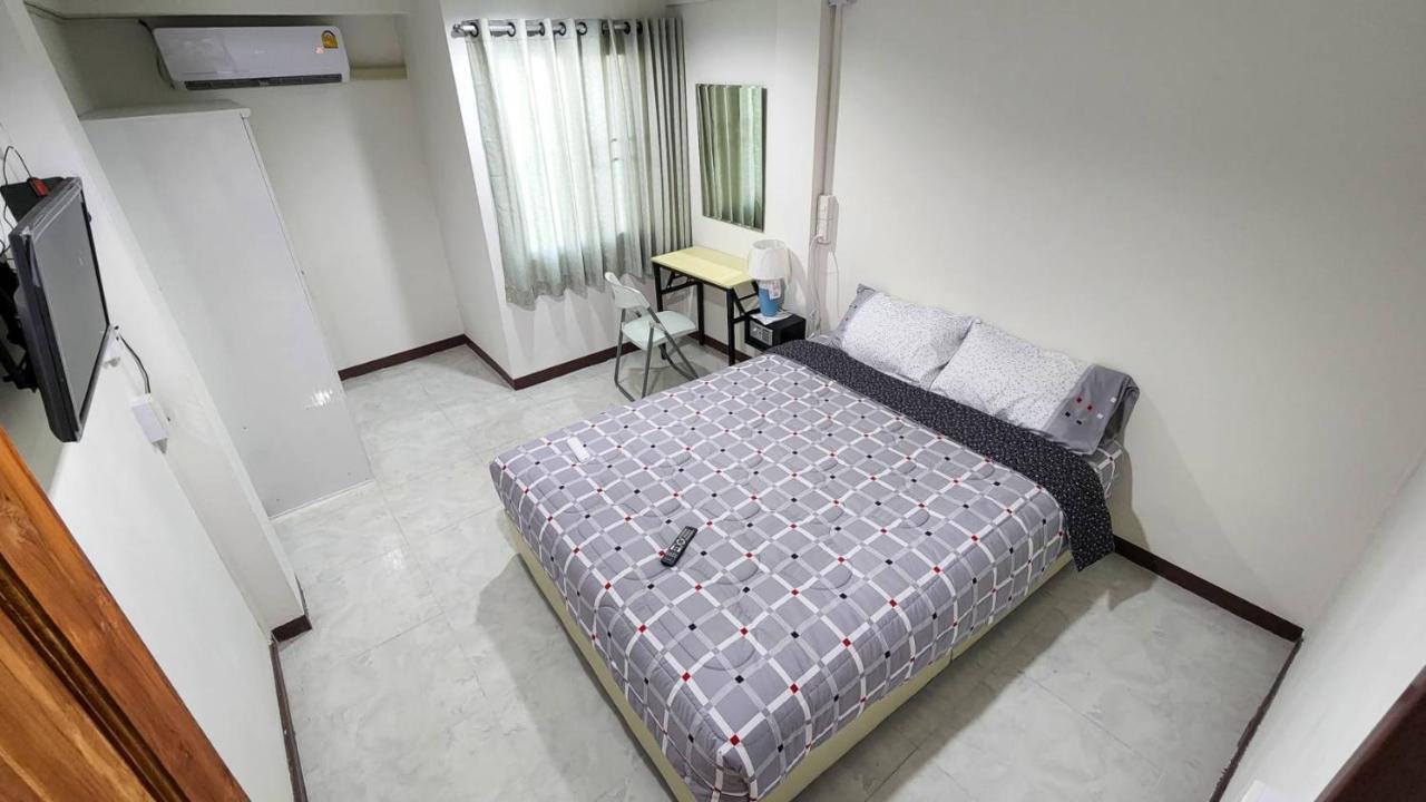 Apartment A4 Dindaeng Бангкок Экстерьер фото